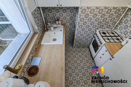 Atrakcyjna kawalerka z wydzieloną sypialnią